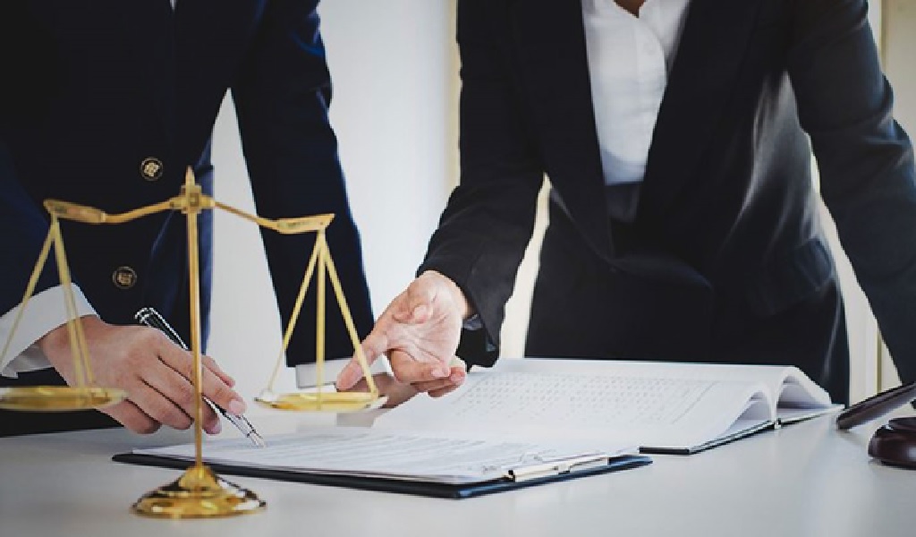 برای استخدام وکیل املاک و اراضی چه نکاتی اهمیت دارد؟