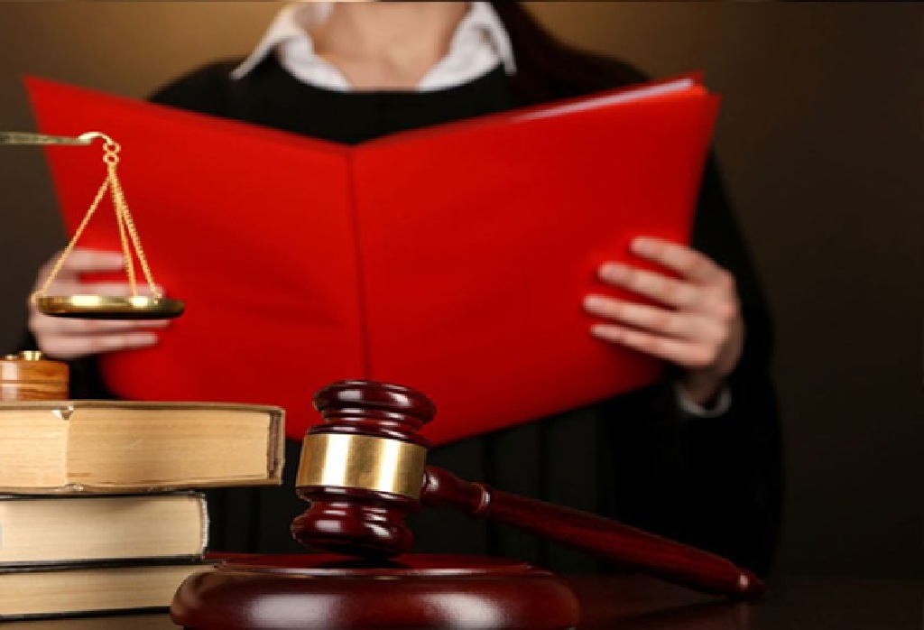 آیا استخدام وکیل برای پلمپ دفاتر قانونی کارساز است؟
