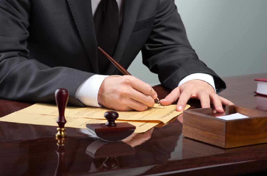 مزایای وکیل برای پلمپ دفاتر قانونی چیست و چه تفاوتی با عملکرد شخص حقیقی دارد؟